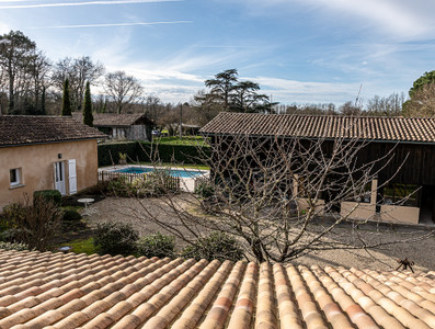 Superb property with Maison de Maître, guest house, garage, heated swimming pool and outbuildings 