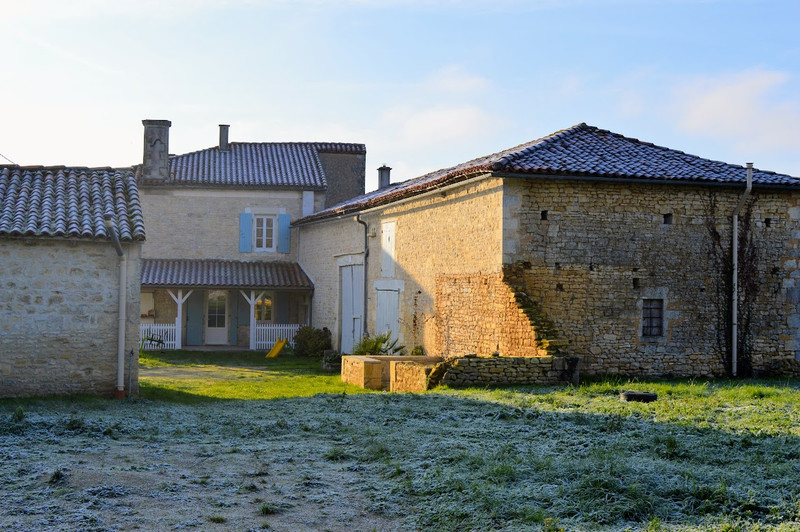French property for sale in Valence, Charente - &#8364;232,900 - photo 10