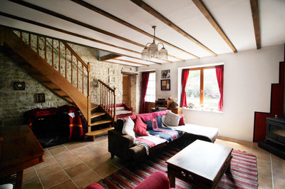 French property for sale in Néré, Charente-Maritime - €194,400 - photo 4