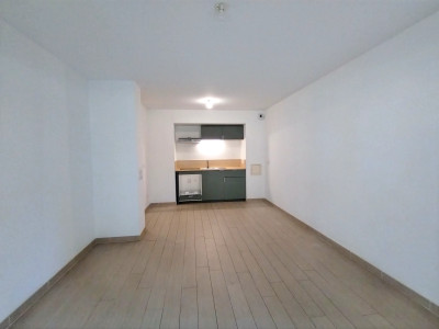 French property for sale in Toulon, Var - €261,000 - photo 4