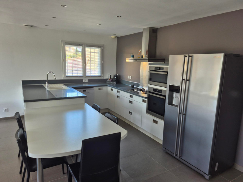 French property for sale in Rochefort-du-Gard, Gard - €415,000 - photo 2