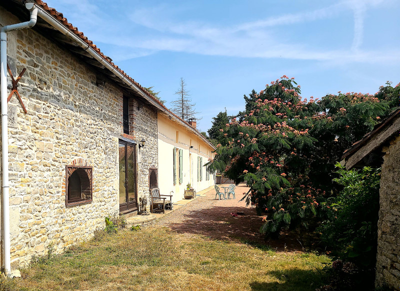 French property for sale in Asnois, Vienne - €267,000 - photo 1