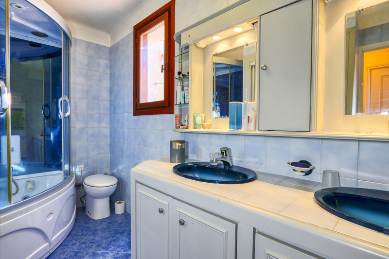 French property for sale in Saint-Saturnin-lès-Apt, Vaucluse - €477,000 - photo 7