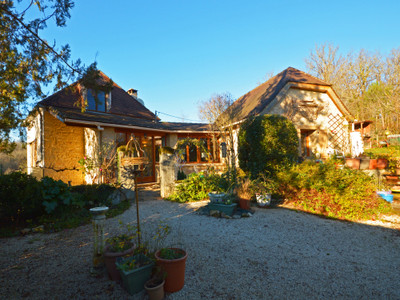 Maison à vendre à Saint-Germain-des-Prés, Dordogne, Aquitaine, avec Leggett Immobilier
