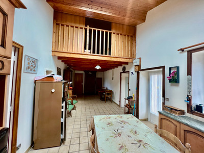 French property for sale in Saint-Savinien, Charente-Maritime - €205,200 - photo 3