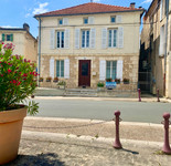 Maison à vendre à Mirambeau, Charente-Maritime - 324.500 € - photo 2