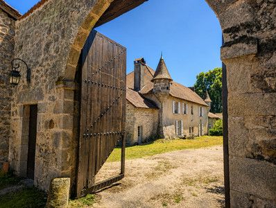 chateau for sale in Haute-Vienne