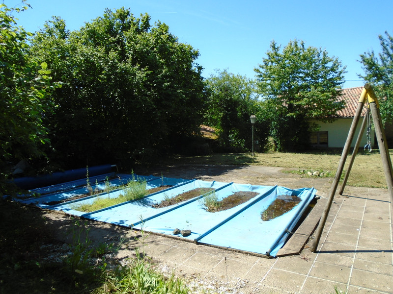 French property for sale in Chatain, Vienne - €93,500 - photo 4