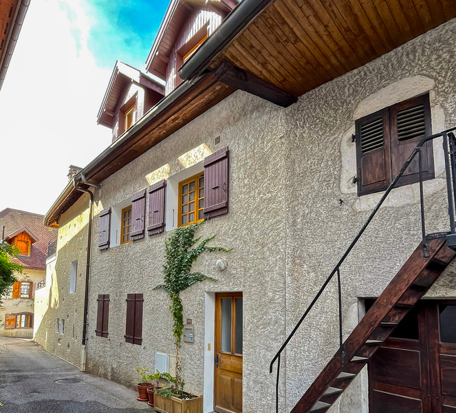 Immeuble à vendre à Duingt, Haute-Savoie - 630.000 € - photo 1