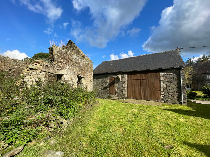French property for sale in Uzel, Côtes-d'Armor - €66,600 - photo 1