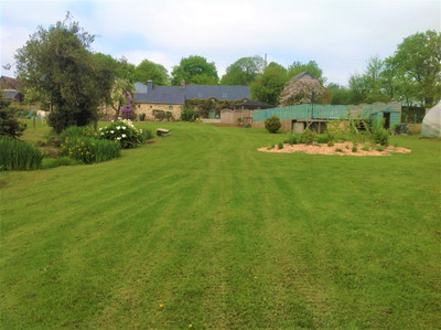 French property for sale in Saint-Martin-des-Prés, Côtes-d'Armor - €477,000 - photo 9