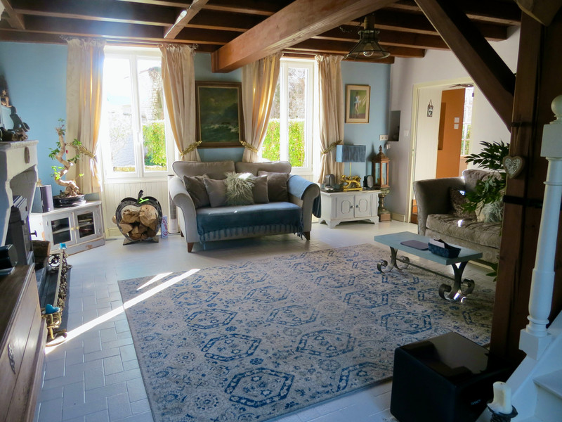 French property for sale in Saint-Savinien, Charente-Maritime - €235,400 - photo 5