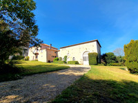 Maison à vendre à Champagne-Mouton, Charente - 328 600 € - photo 1