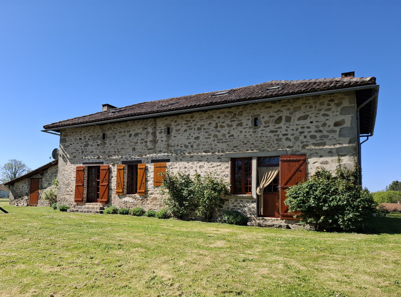 Maison à vendre à Saint-Mathieu, Haute-Vienne - 371.000 € - photo 1