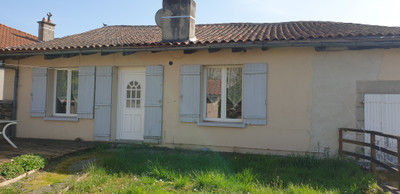 Maison à vendre à Chabanais, Charente, Poitou-Charentes, avec Leggett Immobilier