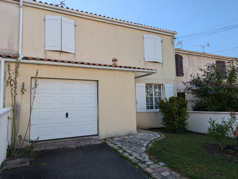 Maison à vendre à Gond-Pontouvre, Charente - 175.000 € - photo 1