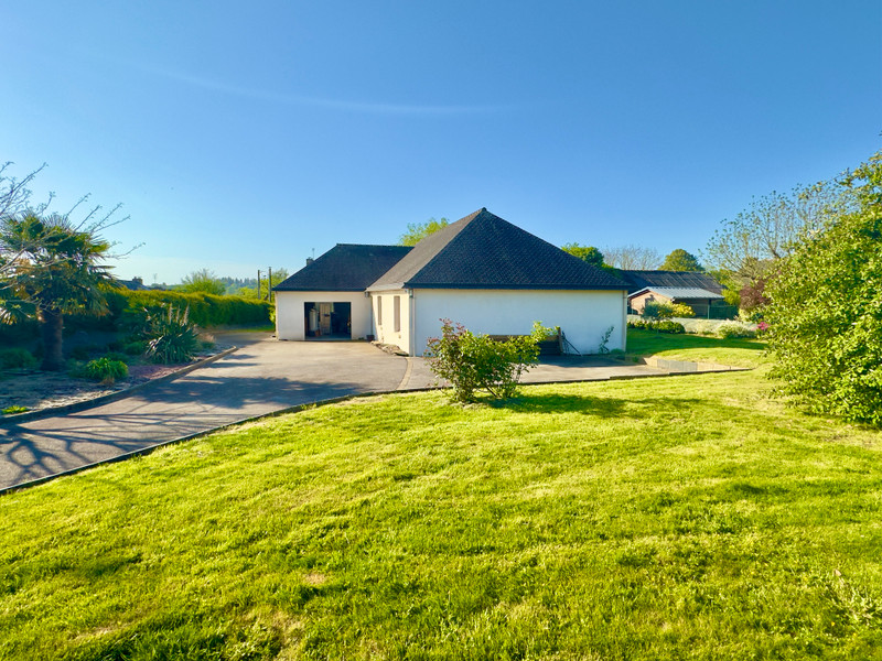 French property for sale in Gourin, Morbihan - €330,000 - photo 3