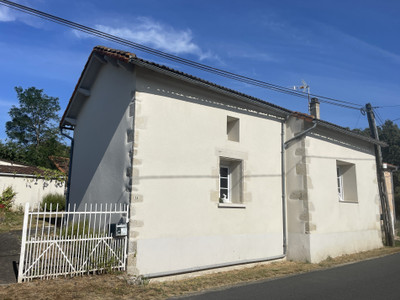 French property for sale in Queaux, Vienne - €105,000 - photo 1