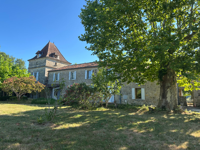 French property for sale in Prayssas, Lot-et-Garonne - €369,600 - photo 0