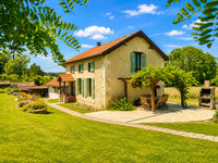 Propriété à vendre à Messac, Charente-Maritime - 250 000 € - photo n°1