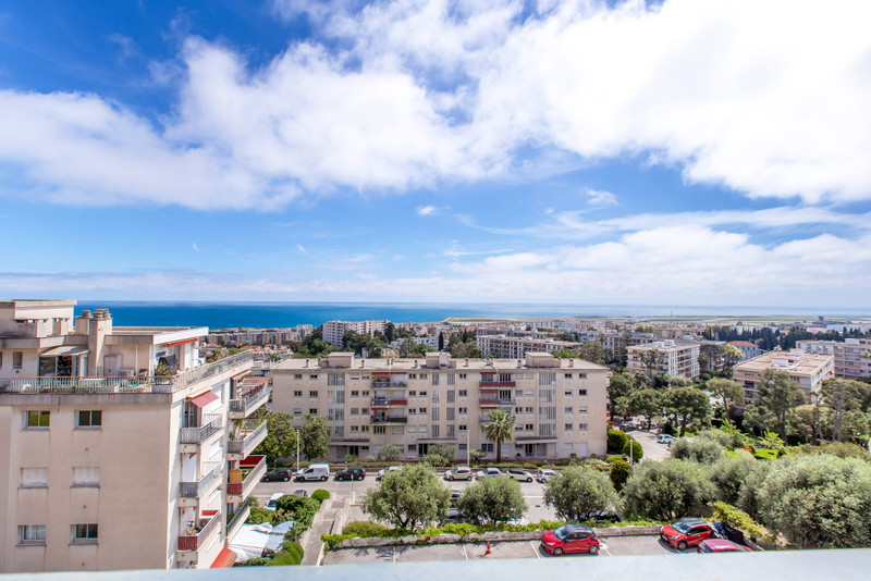 French property for sale in Nice, Alpes-Maritimes - €695,000 - photo 1