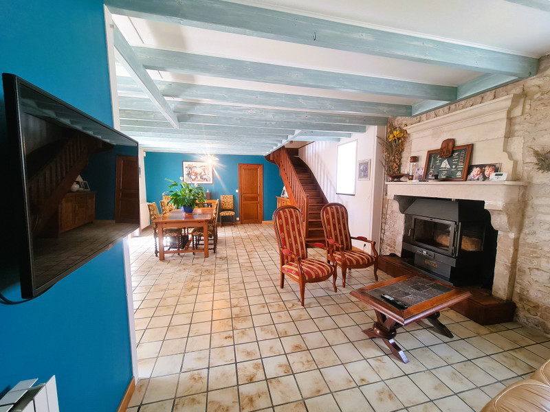 French property for sale in Saint-Pompain, Deux-Sèvres - €299,600 - photo 4