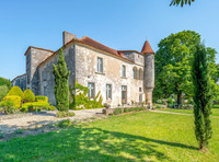 chateau for sale in Charmant Charente Poitou_Charentes