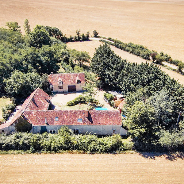 Maison à Le Blanc, Indre - photo 1
