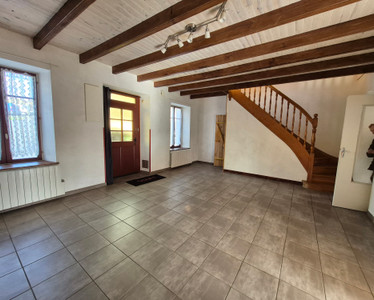 French property for sale in Callac, Côtes-d'Armor - €88,000 - photo 2