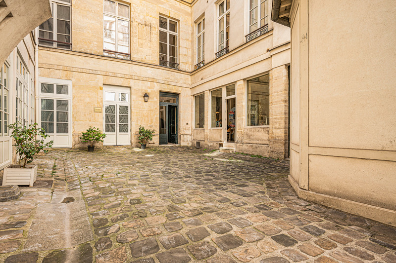 French property for sale in Paris 1er Arrondissement, Paris - €675,000 - photo 6