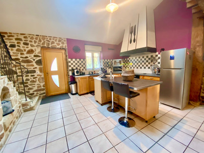 French property for sale in Rochechouart, Haute-Vienne - €239,500 - photo 2