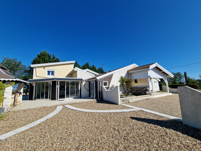 Chalet à vendre à Lagorce, Gironde, Aquitaine, avec Leggett Immobilier