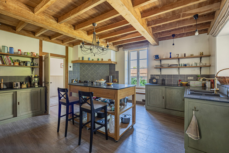 French property for sale in Fumel, Lot-et-Garonne - €679,000 - photo 5