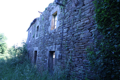 French property for sale in Landeleau, Finistère - €15,000 - photo 3