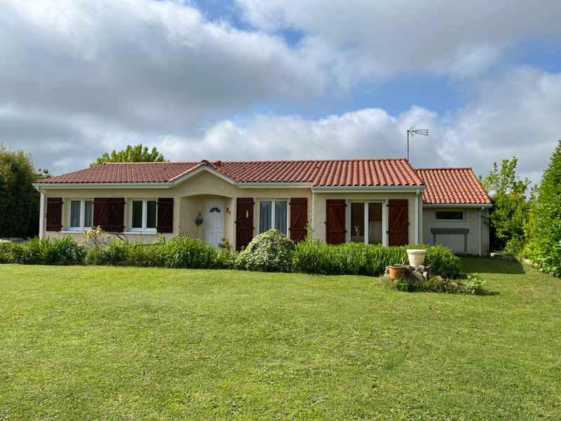 French property for sale in Saint-Vivien, Dordogne - €239,000 - photo 1