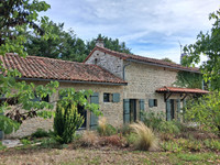 Propriété à vendre à Civray, Vienne - 304 950 € - photo n°2