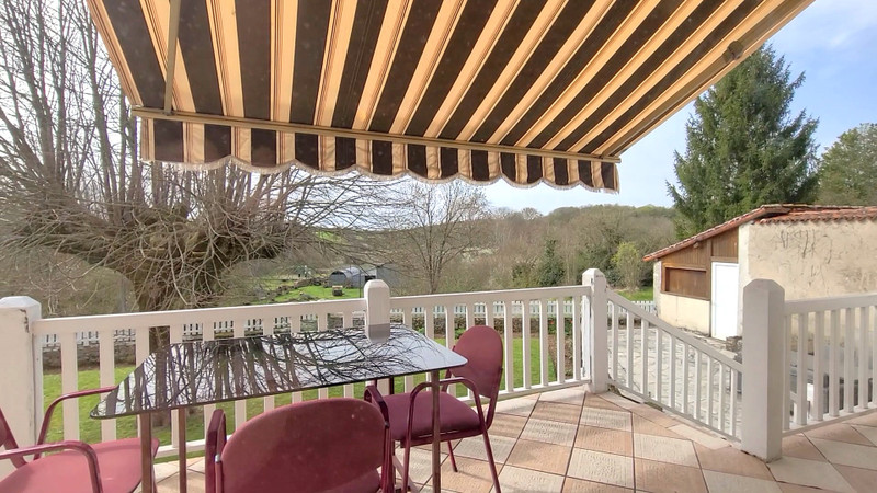 French property for sale in Saint-Laurent-de-Céris, Charente - €149,990 - photo 1