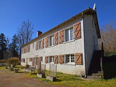 Maison à vendre à Saint-Paul-la-Roche, Dordogne, Aquitaine, avec Leggett Immobilier
