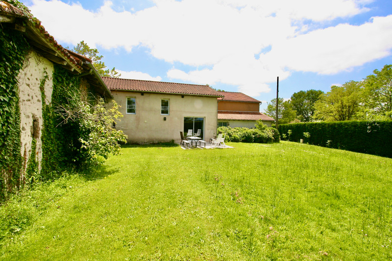 French property for sale in Rouzède, Charente - €349,500 - photo 5