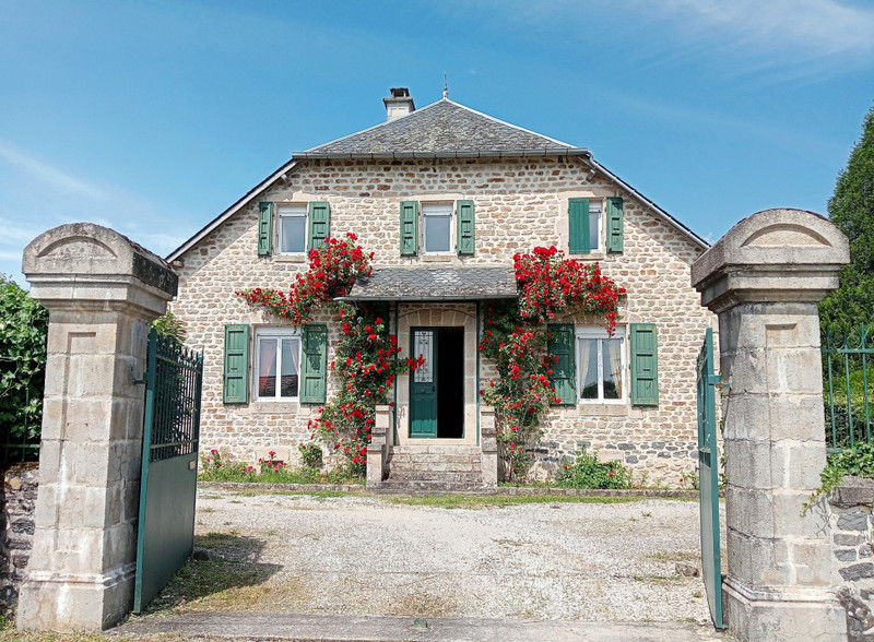 French property for sale in Saint-Privat, Corrèze - €429,300 - photo 1