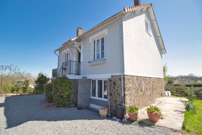 Maison à vendre à Ansac-sur-Vienne, Charente, Poitou-Charentes, avec Leggett Immobilier