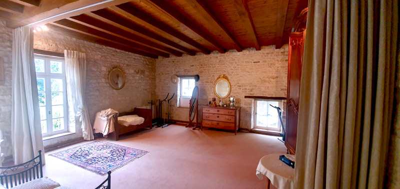 French property for sale in Ardin, Deux-Sèvres - €350,000 - photo 9