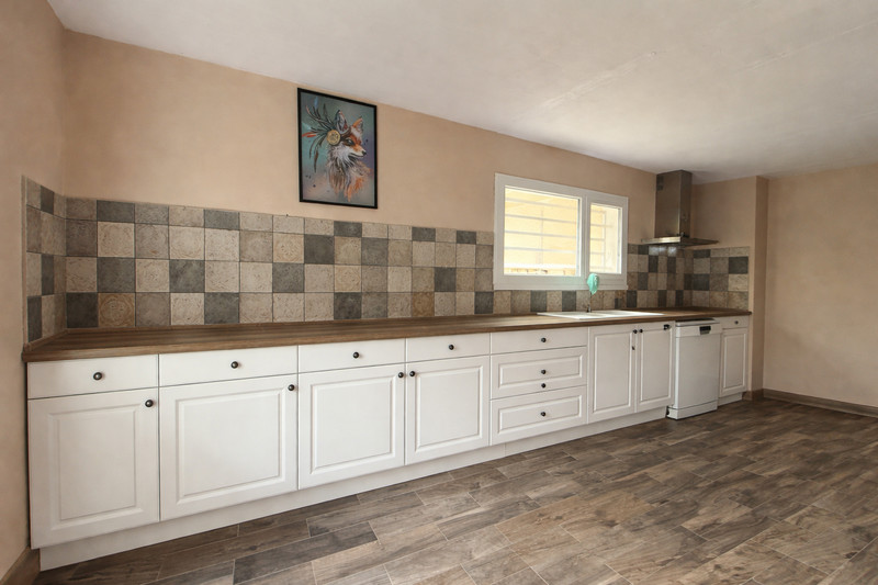 French property for sale in Étauliers, Gironde - €170,000 - photo 2