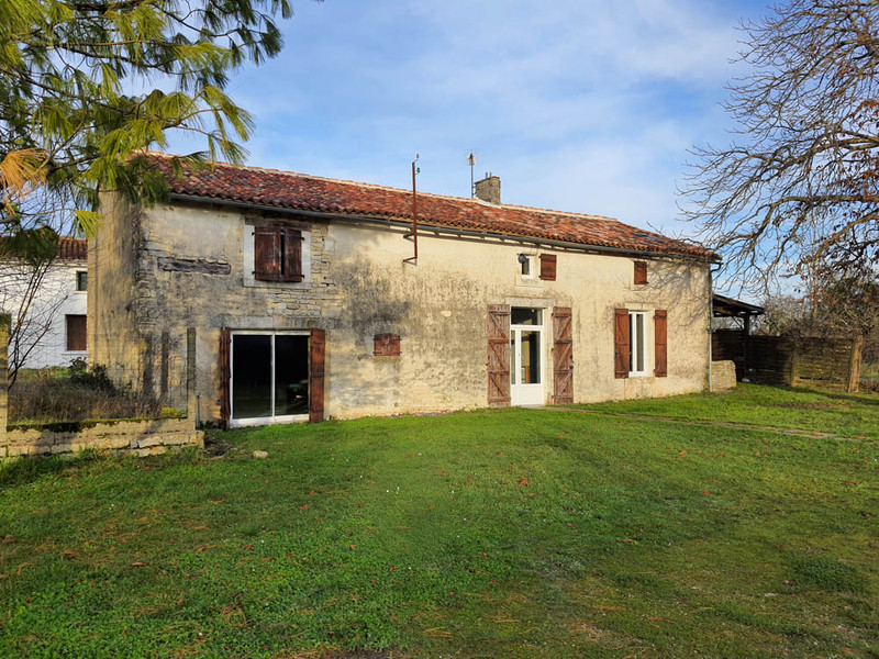 French property for sale in Villemain, Deux-Sèvres - €119,900 - photo 0