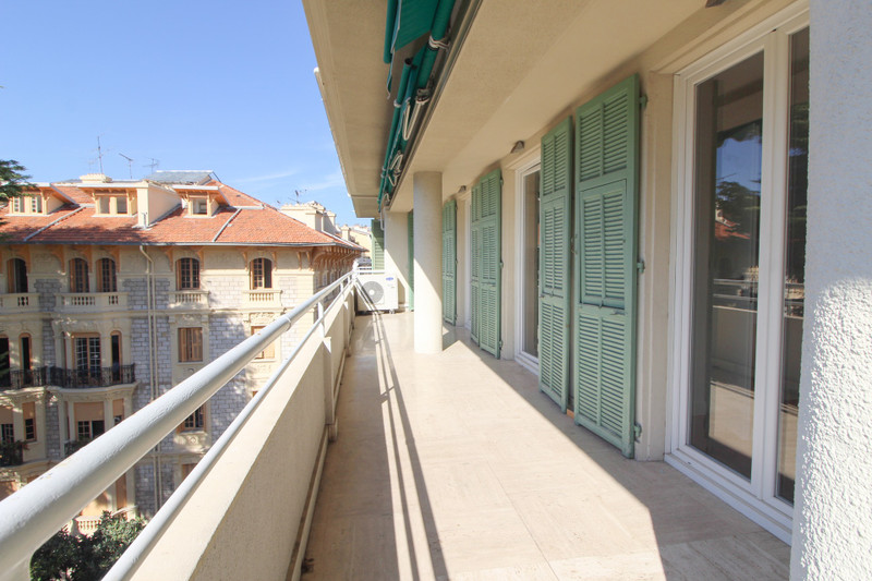 French property for sale in Nice, Alpes-Maritimes - €1,095,000 - photo 2