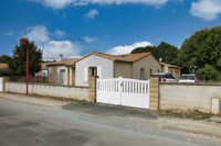 Maison à vendre à Saint-Pompain, Deux-Sèvres - 220.000 € - photo 1
