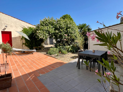 French property for sale in Jarnac, Charente - €294,250 - photo 9