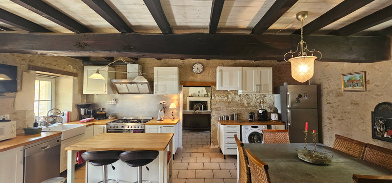 French property for sale in Moutiers-sur-le-Lay, Vendée - €386,000 - photo 3