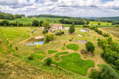 Completely renovated C18th Farmhouse + independent cottage + pool + terraces + panoramic countryside views