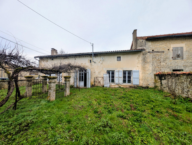 French property for sale in Aubigné, Deux-Sèvres - €110,000 - photo 3